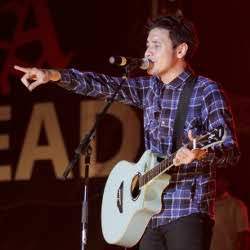 Ello Tak Mau Ikuti Jejak Anang-Ashanty