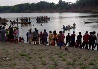 Perahu Penyeberangan Bengawan Solo Tenggelam