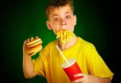 Kebiasaan Remaja Makan yang Buruk Bisa Berlanjut Sampai Tua