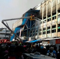 12 Jam Api Berkobar di Pasar Sentral Makassar, Pedagang Kebingungan