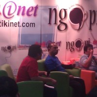 Smartphone Jangan Ganggu Keharmonisan Keluarga