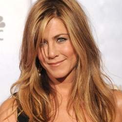 Norman Mejeng di Tubuh Jennifer Aniston