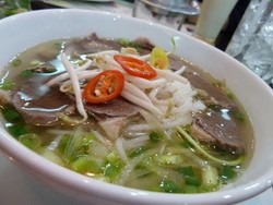 Slruup... Sedap Hangat Pho Bo dari Nguyen Thiep!