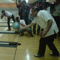 Tinjau Persiapan SEA Games, Wagub DKI Nostalgia di Arena Bowling