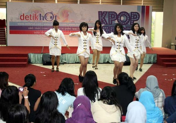 Keriuhan KPOP FEST