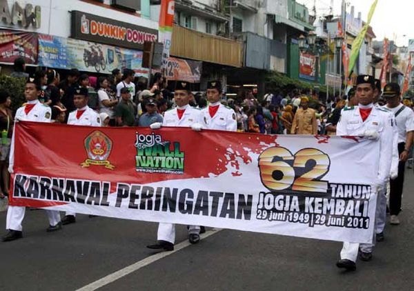 Karnaval Peringati Yogya Kembali