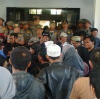 Pedagang Pasar Korban Kebakaran Geruduk Kantor Walikota Makassar