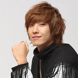 Lee Joon MBLAQ dan Hyuna 4 Minute Bantah Rumor Pacaran