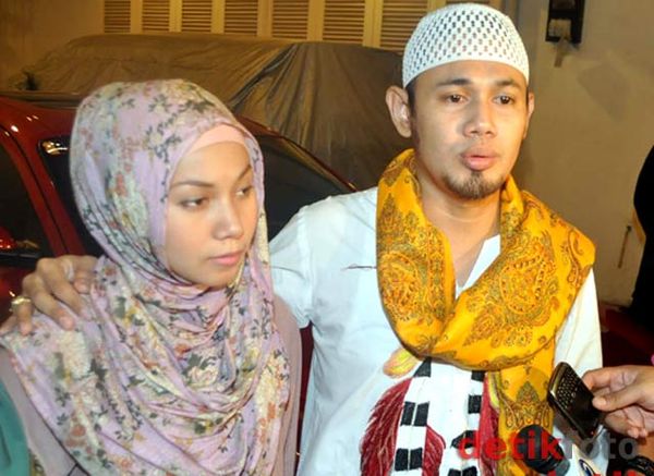 Puput Melati dan Suami Baru