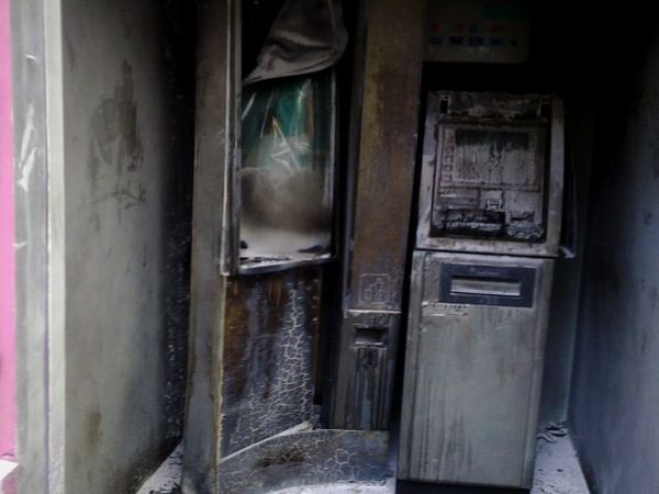 ATM BNI Dibom Molotov