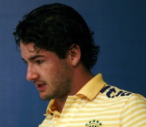 Menezes: Pato Bisa Jadi Ronaldo Baru