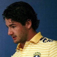 Menezes: Pato Bisa Jadi Ronaldo Baru