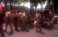 PNS Numpuk di Sektor Administrasi, Kurang di Pelayanan Publik