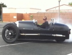 Wuih! Ada Morgan Threewheeler Ngedrift