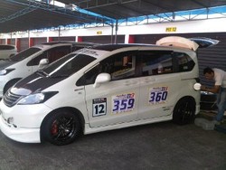 Komunitas Freed Ikut Drag Race