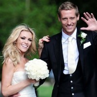 Peter Crouch-Abbey Clancy Ikat Janji Setia