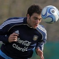 Masa Depan Higuain Tetap di Madrid