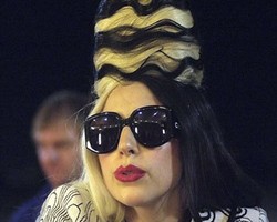 Rambut Lady Gaga Kini Ala Sarang Lebah