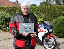 Pemotor Tertua di Inggris Kakek Berusia 94 Tahun