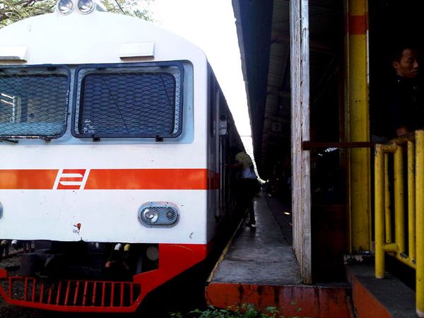 KRL Commuter Line Resmi Beroperasi