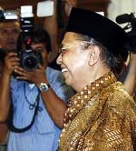Hamzah Haz: Yang Nyogok dan Disogok Masuk Neraka!