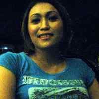 Desy Berbagi Ilmu Dengan Dirikan Sekolah MC dan Vokal