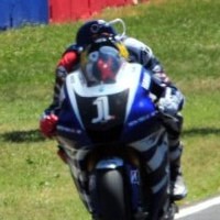 Lorenzo Menangi Balapan nan Dramatis