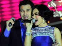 Yuni Shara Tampil Mesra dengan Raffi Ahmad