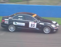 Ngebut Pakai Mobil Matik Tidak Boleh Ngotot