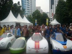 Tim Eco Shell Marathon Dilepas Rektor ITS