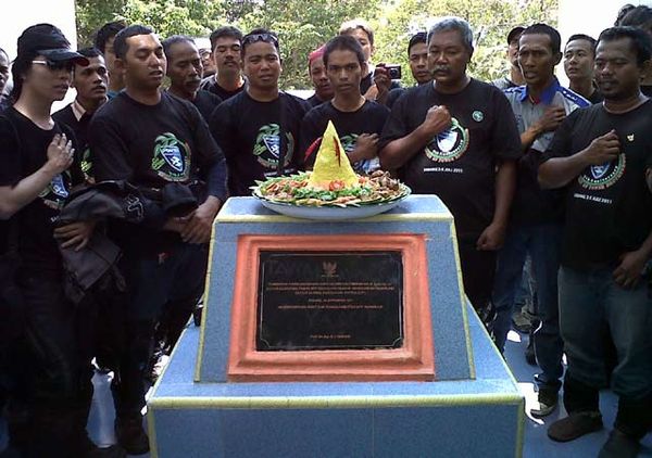 Ultah Komunitas Bajaj Pulsar di Titik Nol Kilometer