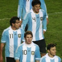 Kritikan untuk La Albiceleste, Pujian untuk Messi