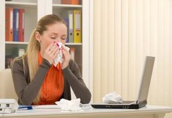 Memaksakan Diri Masuk Kerja Saat Sakit Bisa Memicu Depresi