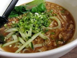 Mi Tarik Dengan Kuah Sapi Cincang