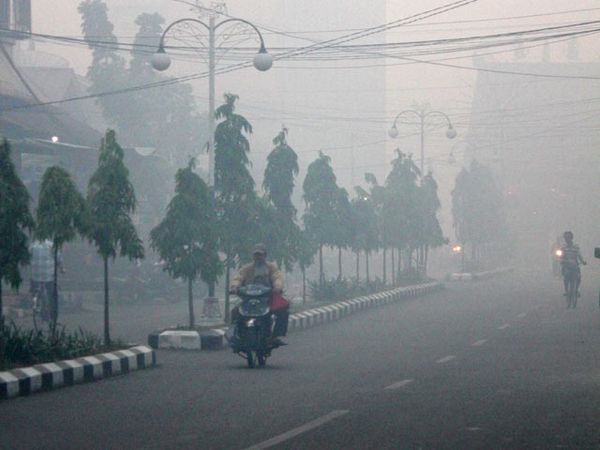 Bagansiapiapi Riau Diselimuti Asap Tebal
