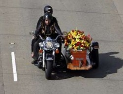 Pemotor Harley Tewas Saat Aksi Protes Tak Mau Pakai Helm