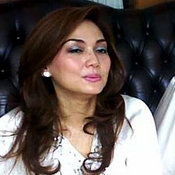 Zainuddin MZ Kenalkan Agama ke Nia Daniaty