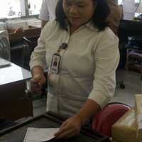 Kiriman Surat Tujuan Jatim Via Bandara Soeta Alami Keterlambatan