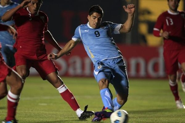 Suarez Selamatkan Uruguay