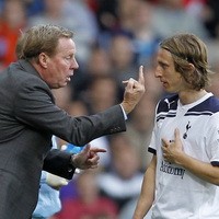 Redknapp Ngotot Pertahankan Modric