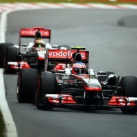 Hamilton Ingin Finis 1-2 dengan Button