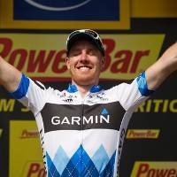 Farrar Pimpin Rombongan Besar Masuk Garis Finis