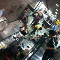 Eskalator Tiba-tiba Berubah Arah, 1 Orang Tewas