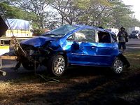 Pecah Ban, Honda Jazz Tabrak Motor