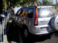 Honda CRV Tabrak Pembatas KA
