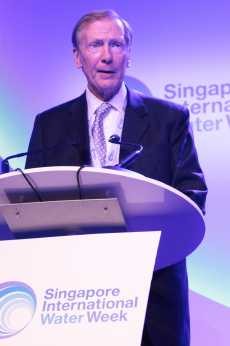 James Barnard, Si Pengumpul Urine Penyabet Lee Kuan Yew Water Prize