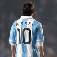  Tak Mau Gila, Gomez Enggan Terlalu Fokus pada Messi