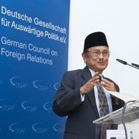 BJ Habibie: Perubahan Selalu Mengundang Risiko