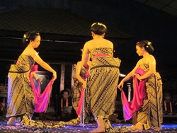 Tari Klasik Kraton Surakarta: Suguhan ala Bangsawan