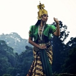 Happy Salma Jadi Bidadari di Jabang Tetuko